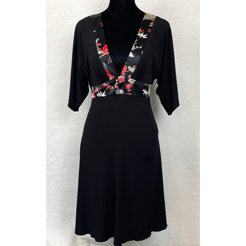LOVE TEASE • Black Floral Trim V-Neck Mini Dress, M - Picture 3 of 13